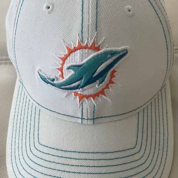 Era 9 Forty DOLPHINS hat - Picture 2 of 6